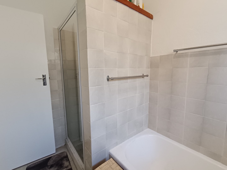 To Let 3 Bedroom Property for Rent in Glentana Western Cape